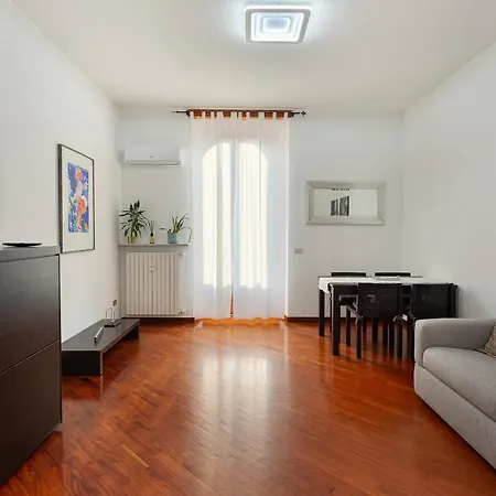 Flat In Citylife Near Metro! Apartman Milánó