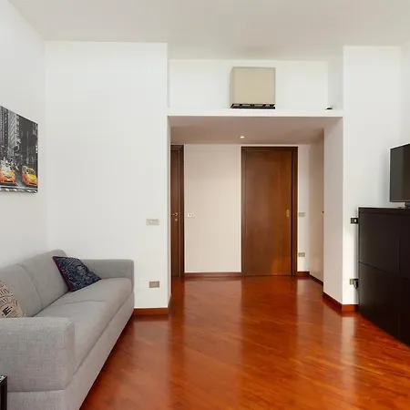 Flat In Citylife Near Metro! Apartman